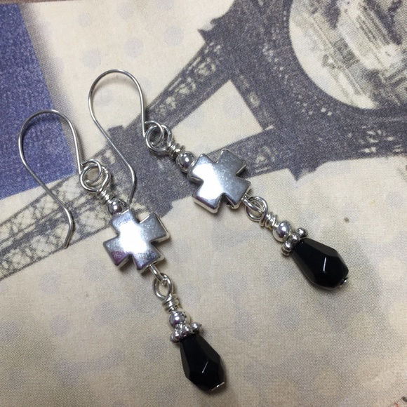 Sterling ear wires Silver cross black teardrop - Picture 2 of 4